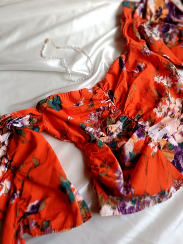 Off-shoulder blúz