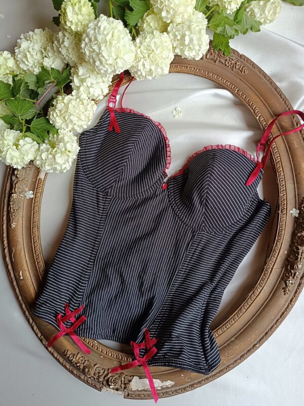 Hajszálcsíkos corset