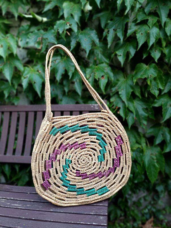 Egyedi raffia táska